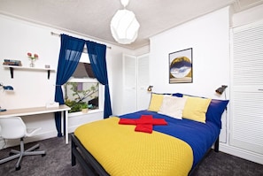 Iron/ironing board, WiFi, bed sheets