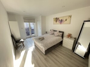 2 Schlafzimmer, Bügeleisen/Bügelbrett, WLAN, Bettwäsche