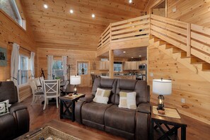 Smart TV, fireplace, ping pong - Hidden Hearts - Mineral Bluff (Mineral Bluff)