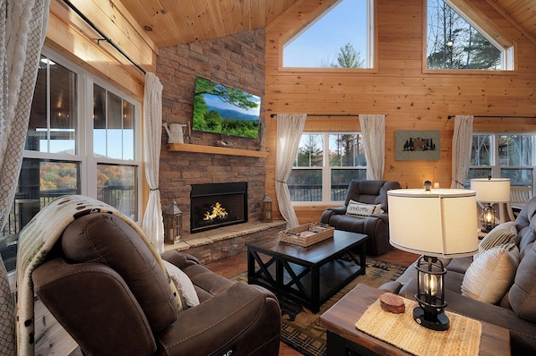 Smart TV, fireplace, ping pong - Hidden Hearts - Mineral Bluff (Mineral Bluff)