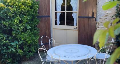 Le Séchoir d'Alice: Holiday Home with Private Terrace, Garden & Wi-Fi