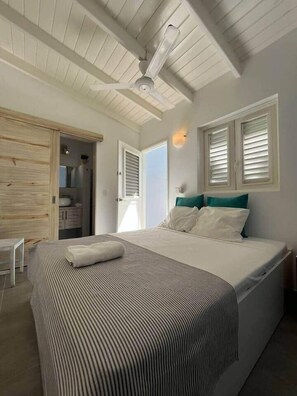 4 soverom, safe på rommet, strykejern/-brett og reiseseng for barn