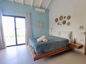 4 chambres, coffres-forts dans les chambres, fer et planche à repasser