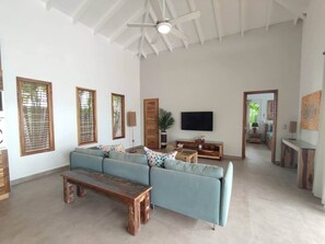 TV - Villa Yan, close to the beaches and the village (Las Terrenas)