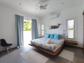 4 bedrooms, in-room safe, desk, iron/ironing board