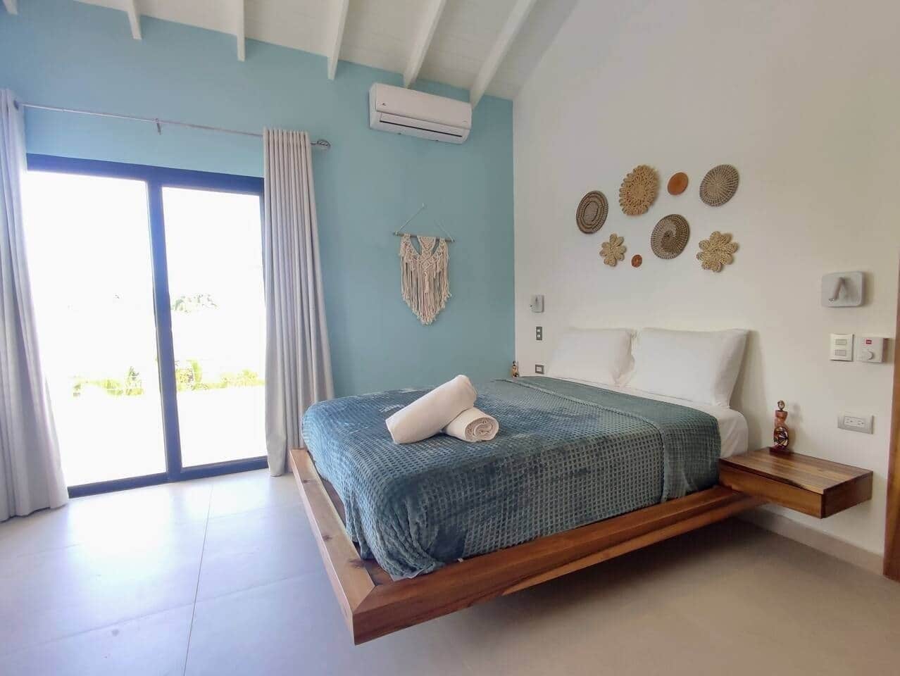 4 bedrooms, in-room safe, desk, iron/ironing board
