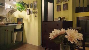 House, 1 Bedroom, Accessible, Smoking | Dining room