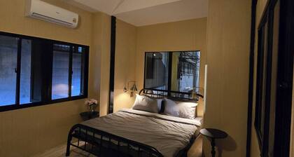 Homey Home UP Themed Near MRT Samyot