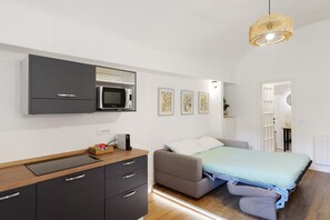 1 bedroom, iron/ironing board, WiFi, bed sheets