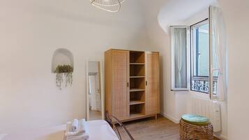 1 chambre, fer et planche à repasser, Wi-Fi, draps fournis