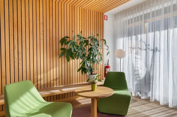 المنشأة من الداخل