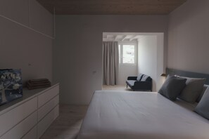 3 bedrooms, iron/ironing board, Internet, bed sheets