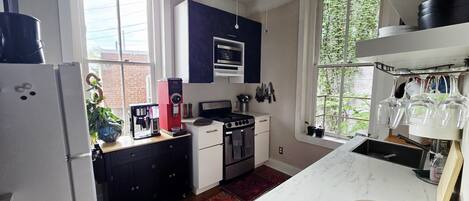 Micro-ondes, four, plaque de cuisson, lave-vaisselle