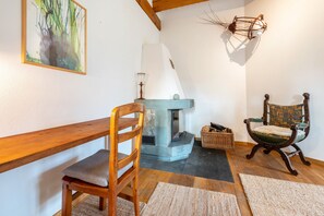 Interior - Country House: Garden, Fireplace & Sauna (Hude)