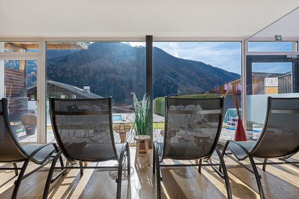 Interior - Room 'Kreativ Hotel Schweigl Dz 105' with Mountain View, Shared Pool and Wi-Fi (Ultimo)