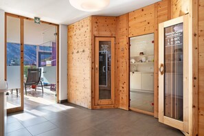 Interior - Room 'Kreativ Hotel Schweigl Dz 107' with Mountain View, Shared Pool and Wi-Fi (Ultimo)