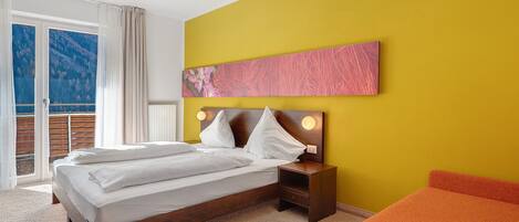 1 bedroom, desk, WiFi, bed sheets