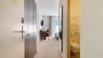 1 camera, Wi-Fi, lenzuola