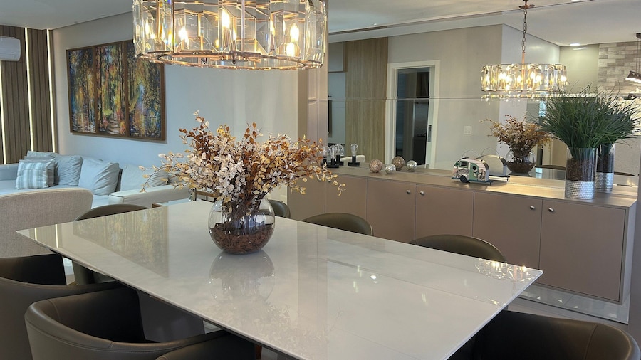 3 Bedroom Apt 300m From the Beach Avb0904