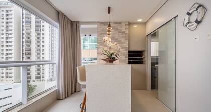 3 Bedroom Apt 300m From the Beach Avb0904