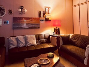Suite, 3 Schlafzimmer, Nichtraucher | Wohnbereich