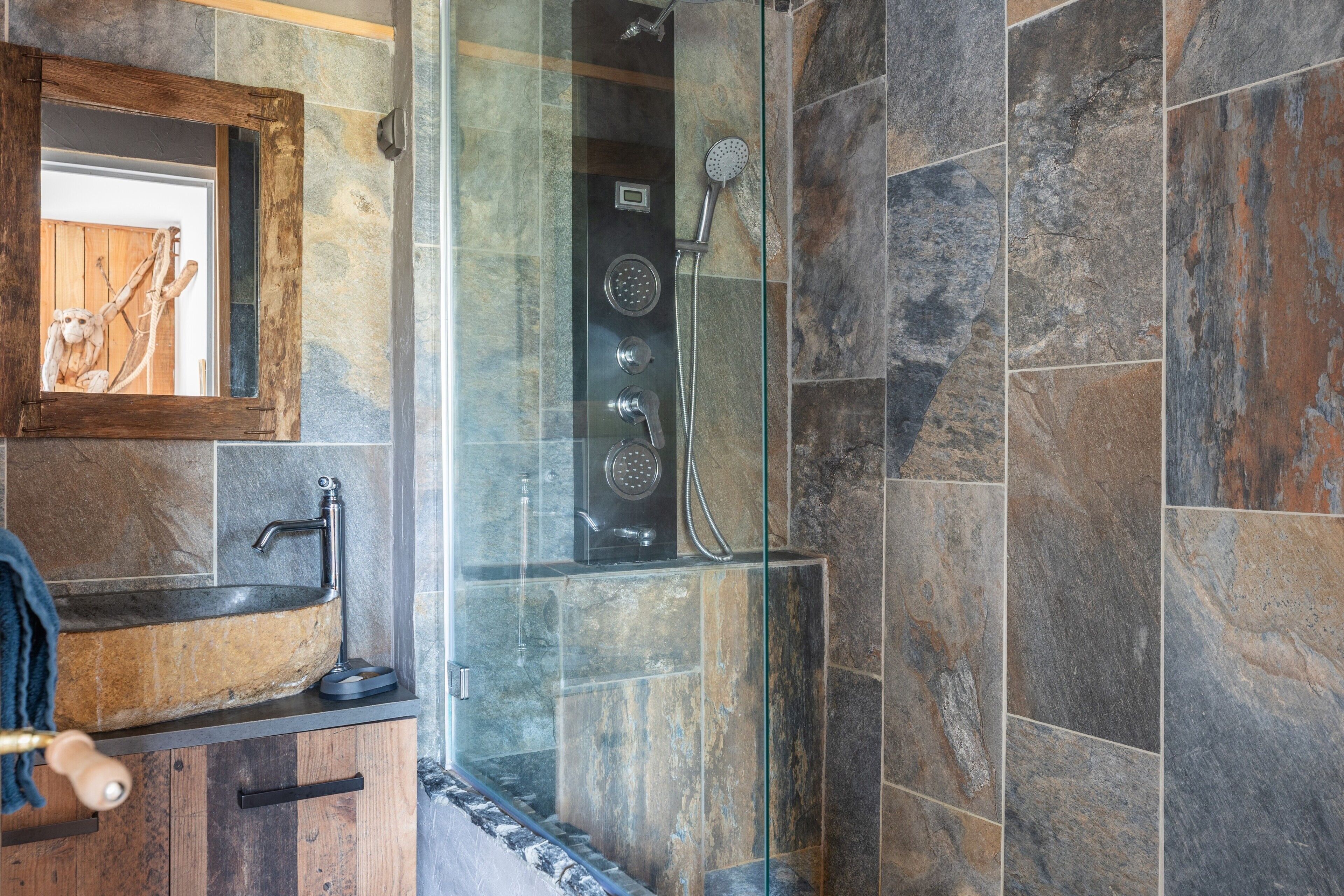 Shower, free toiletries, hair dryer, towels