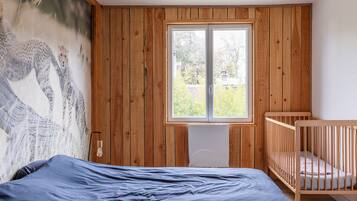 3 chambres, fer et planche Ă repasser, draps fournis