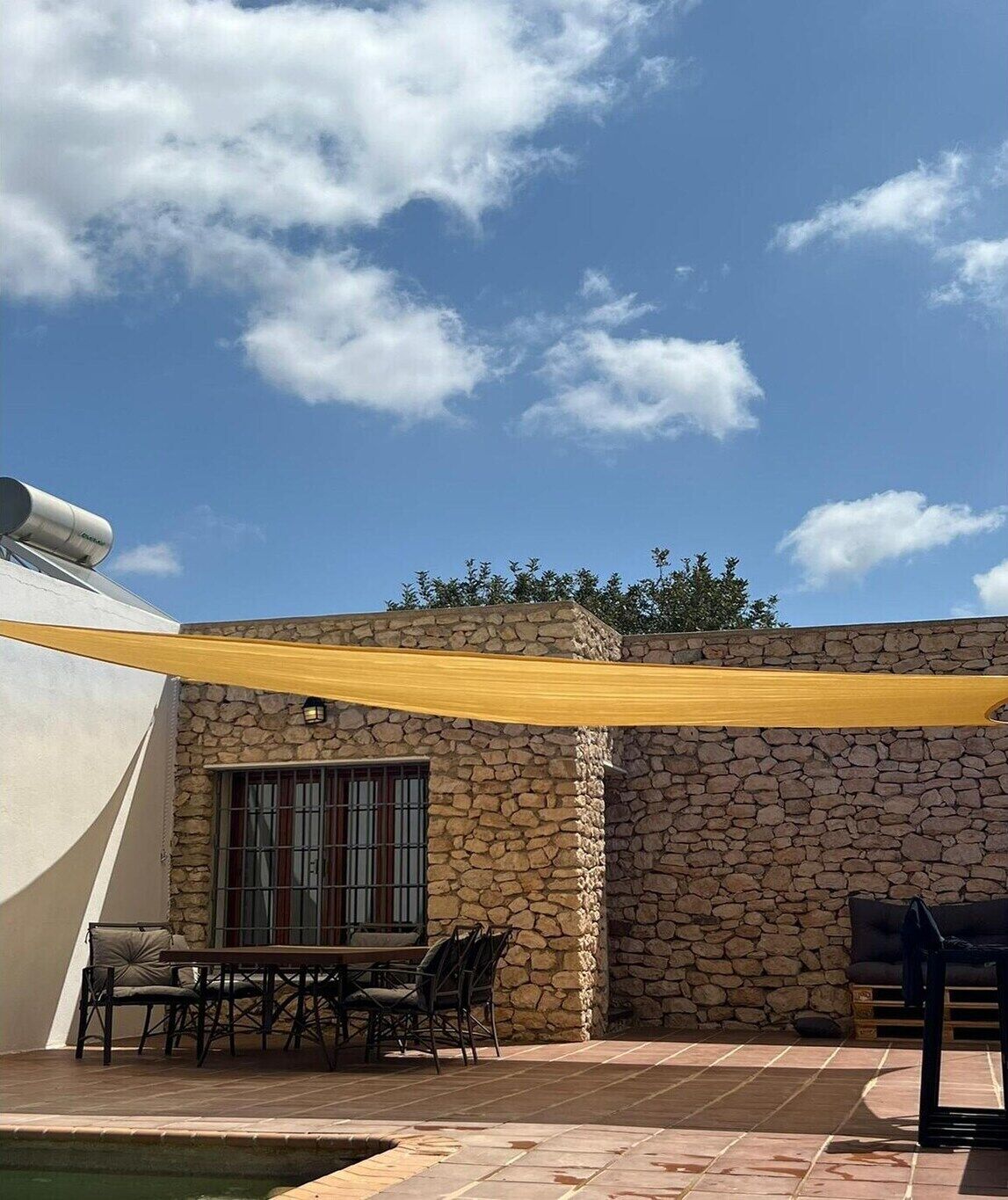 Außenseite Ferienhaus [Sommer]