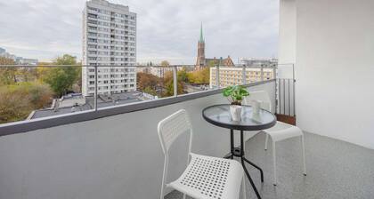 Spacious Apartment | 3 Bedrooms, Balcony, Close to Metro