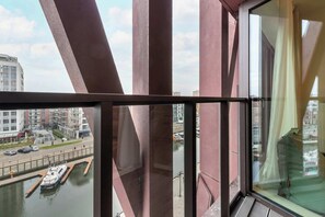 المنطقة المحيطة بالمنشأة