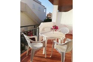 Outdoor dining - Apartment in Almeria with shared pool (Almeria)