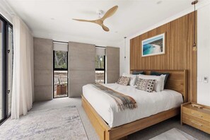 5 bedrooms, iron/ironing board, WiFi, bed sheets