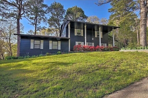 Charming 4bedroom house w/hot tub at beautiful Beaver Lake in lovely Rogers, AR