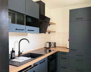 Refrigerador, horno, parrilla de estufa y lavavajillas 