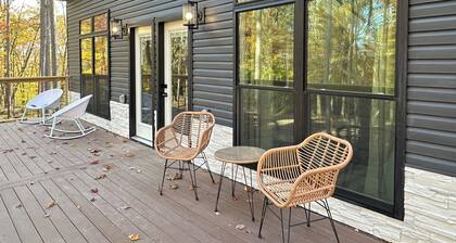 Luxury Meets Adventure - The Ultimate Family Getaway on 30 Acres! Sleeps 12