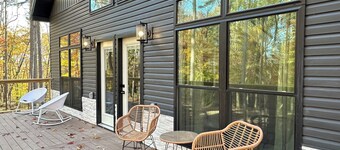 Luxury Meets Adventure - The Ultimate Family Getaway on 30 Acres! Sleeps 12