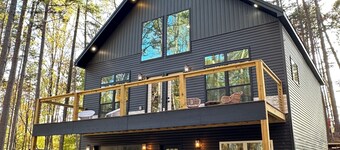 Luxury Meets Adventure - The Ultimate Family Getaway on 30 Acres!