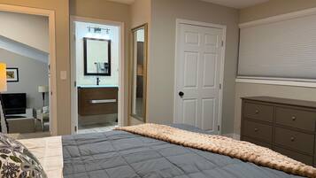 Iron/ironing board, travel crib, WiFi, bed sheets