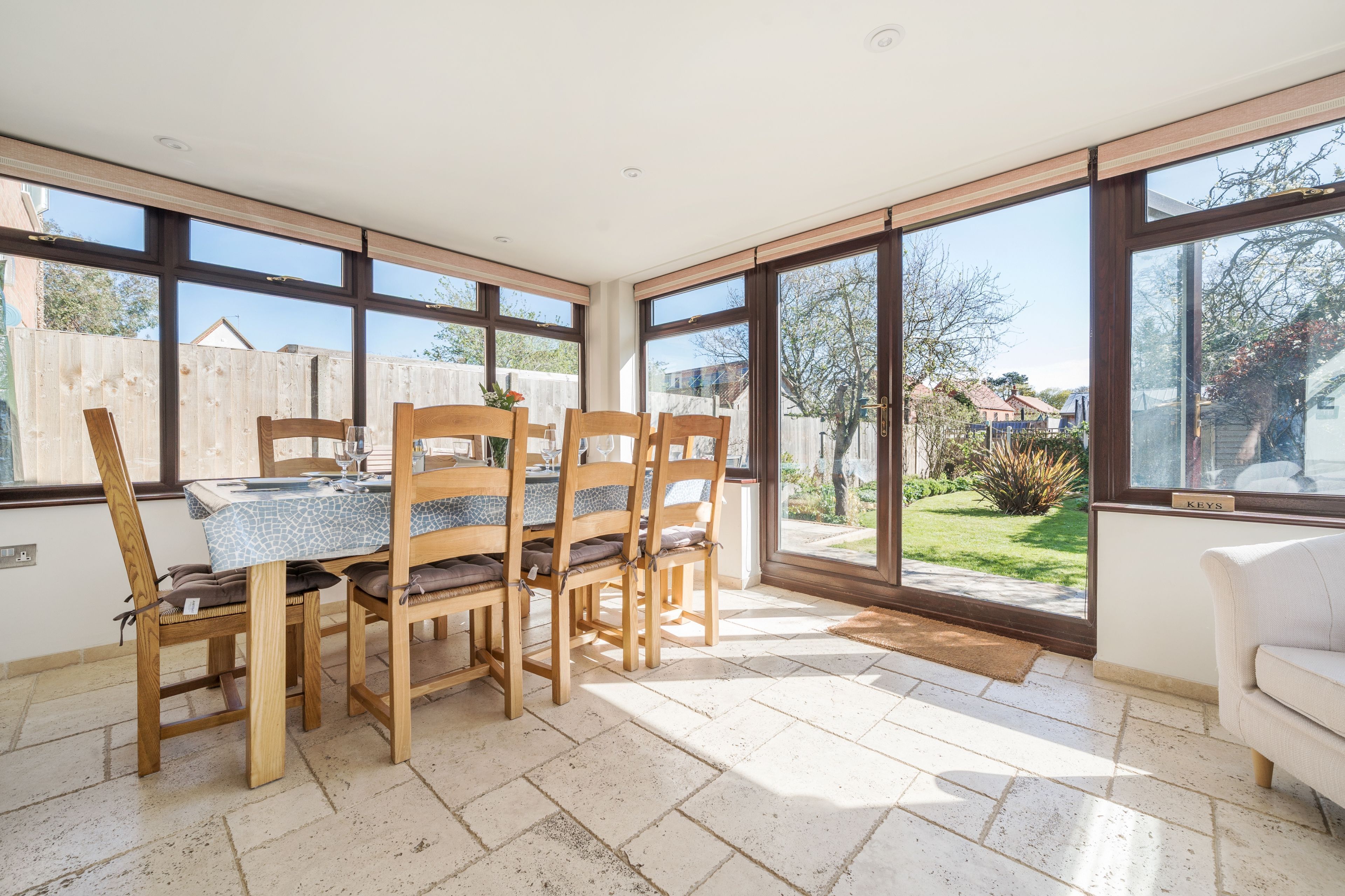 المنشأة من الداخل