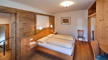 2 Schlafzimmer, Bügeleisen/Bügelbrett, Bettwäsche