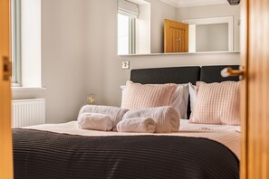 3 soverom, strykejern/-brett, wi-fi og sengetøy