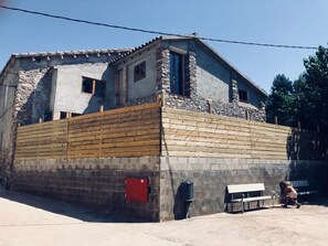 Exterior - Country-Style House in the Heart of Catalonia (Avinyó)