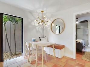 1 soverom, strykejern/-brett, wi-fi og sengetøy