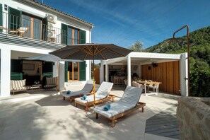 Outdoor dining - Villa Marloria - luxury house near Pollensa (Sa Pobla)