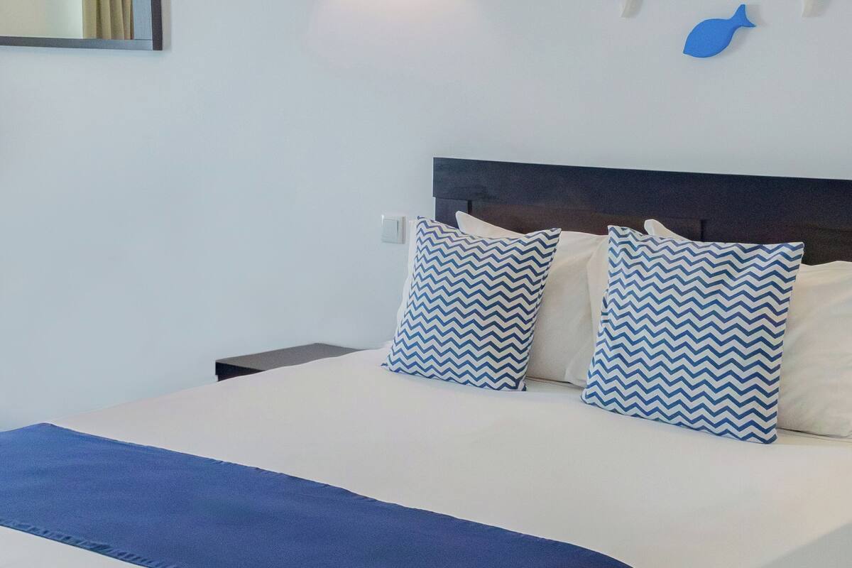 Minibar, in-room safe, desk, blackout drapes