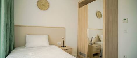 In-room safe, laptop workspace, blackout drapes, free WiFi