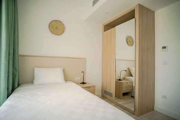 In-room safe, laptop workspace, blackout curtains, free WiFi