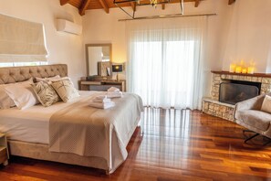 Iron/ironing board, WiFi, bed sheets - OLIVE GROVE VILLA (KROPIA)