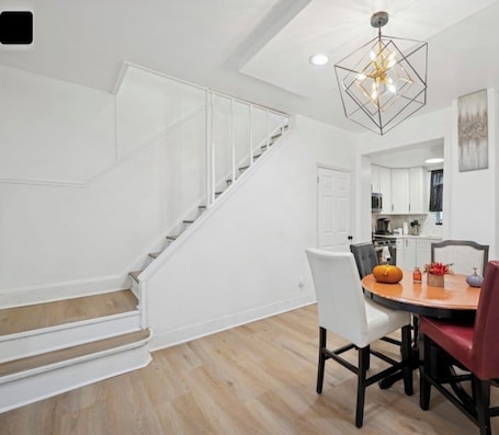 Dining. Spacious family 3-Bedroom 2-Bath Home Minutes From Downtown Philly & Temple U