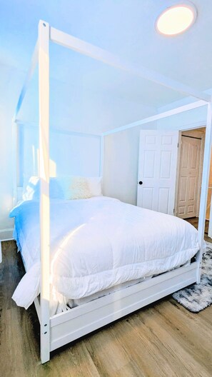 3 bedrooms, iron/ironing board, travel crib, free WiFi